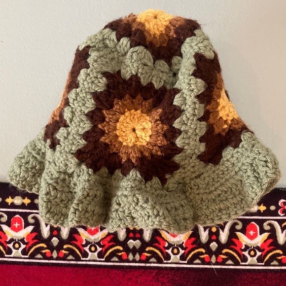 Sage Sunflower Granny Square Bucket Hat – Handmade Crochet Forest Fairy Vibes - Picture 5 of 6